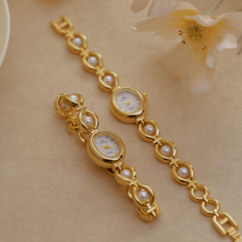 Fashion Women’s Dress Watch Elegant Pearl Oval dial Ladies Bracelet Waterproof Analog Casual Watch